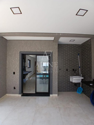 Imagem Casa de Condomínio com 3 Quartos à Venda, 126 m² em Villas Do Jaguari - Santana De Parnaíba Imagem Casa de Condomínio com 3 Quartos à Venda, 126 m² em Villas Do Jaguari - Santana De Parnaíba
