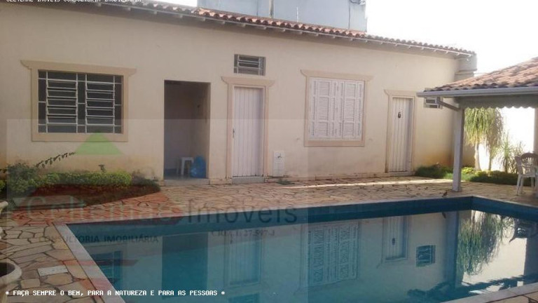 Imagem Casa com 3 Quartos à Venda, 300 m² em Centro - Taubaté Imagem Casa com 3 Quartos à Venda, 300 m² em Centro - Taubaté