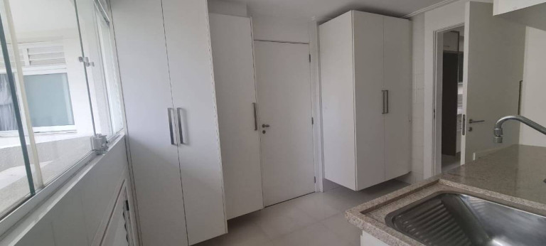 Imagem Apartamento com 3 Quartos à Venda, 258 m² em Alphaville Empresarial - Barueri Imagem Apartamento com 3 Quartos à Venda, 258 m² em Alphaville Empresarial - Barueri