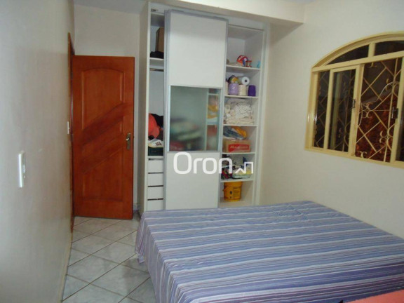 Imagem Sobrado com 4 Quartos à Venda, 393 m² em Vila Itatiaia - Goiânia