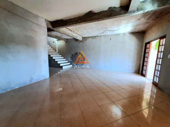 Imagem Casa com 4 Quartos à Venda, 169 m²
