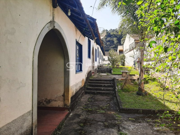 Casa com 12 Quartos à Venda, 1.076 m² em Centro - Bananal