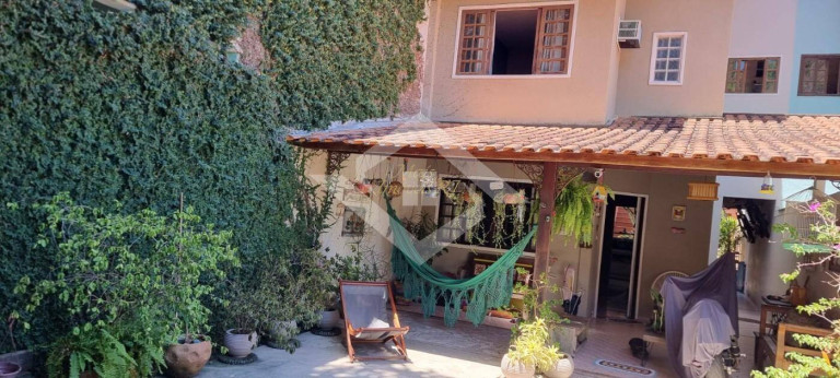 Casa com 3 Quartos à Venda, 180 m² em Piratininga - Niterói