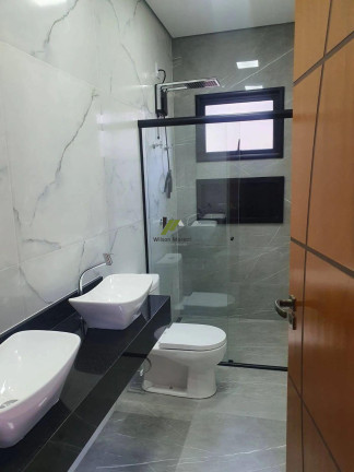 Imagem Casa de Condomínio com 3 Quartos à Venda, 159 m²