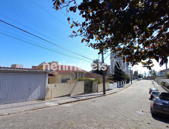 Imagem Casa com 3 Quartos à Venda, 723 m² em Agronômica - Florianópolis Imagem Casa com 3 Quartos à Venda, 723 m² em Agronômica - Florianópolis