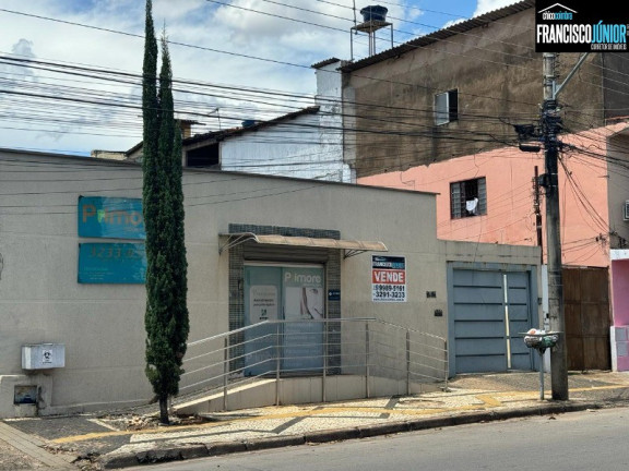 Imagem Imóvel com 4 Quartos à Venda, 450 m² em Setor Coimbra - Goiânia Imagem Imóvel com 4 Quartos à Venda, 450 m² em Setor Coimbra - Goiânia