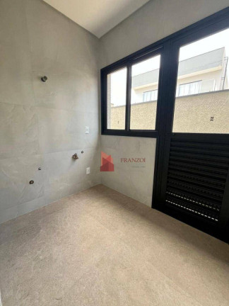 Imagem Sobrado com 4 Quartos à Venda, 265 m² em Santa Regina - Camboriú