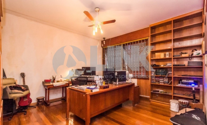 Imagem Casa com 3 Quartos à Venda, 591 m² em Três Figueiras - Porto Alegre Imagem Casa com 3 Quartos à Venda, 591 m² em Três Figueiras - Porto Alegre