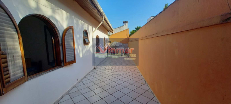 Imagem Casa com 5 Quartos à Venda, 361 m² em Jardim Virgínia - Guarujá Imagem Casa com 5 Quartos à Venda, 361 m² em Jardim Virgínia - Guarujá