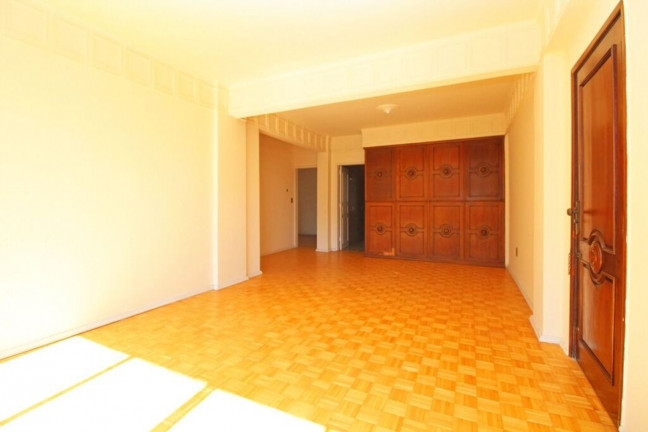 Imagem Imóvel com 3 Quartos à Venda, 135 m² em Independência - Porto Alegre Imagem Imóvel com 3 Quartos à Venda, 135 m² em Independência - Porto Alegre