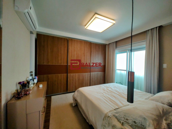 Imagem Apartamento com 3 Quartos à Venda, 131 m² em Centro - Florianópolis Imagem Apartamento com 3 Quartos à Venda, 131 m² em Centro - Florianópolis