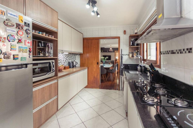 Imagem Imóvel com 3 Quartos à Venda, 272 m² em Jardim Lindóia - Porto Alegre Imagem Imóvel com 3 Quartos à Venda, 272 m² em Jardim Lindóia - Porto Alegre