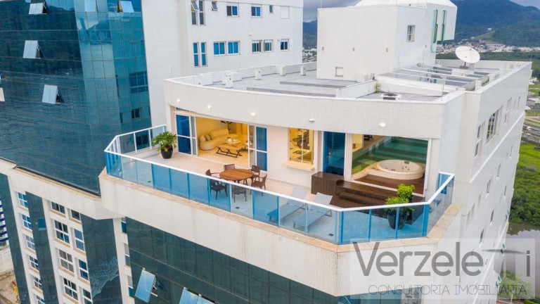 Apartamento com 6 Quartos à Venda, 740 m² em Centro - Balneário Camboriú