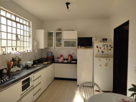 Imagem Casa com 4 Quartos à Venda, 271 m² em Arvoredo - Contagem