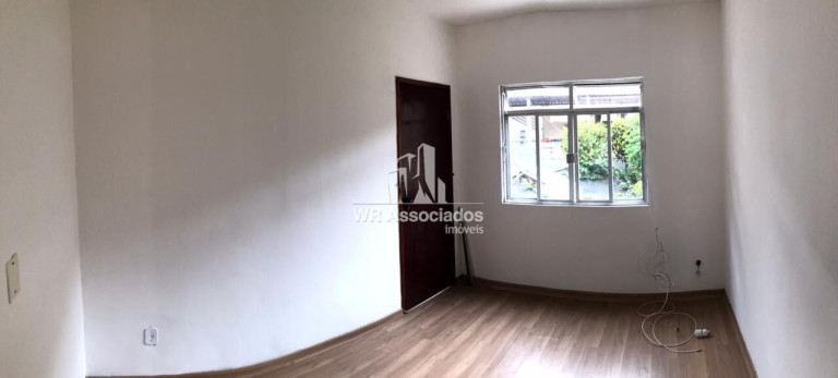 Imagem Casa com 4 Quartos à Venda, 220 m² Imagem Casa com 4 Quartos à Venda, 220 m²