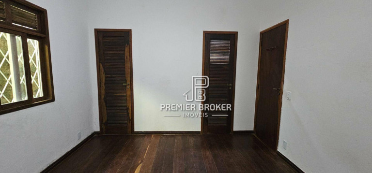 Imagem Casa com 5 Quartos à Venda, 190 m² em Pessegueiros - Teresópolis Imagem Casa com 5 Quartos à Venda, 190 m² em Pessegueiros - Teresópolis