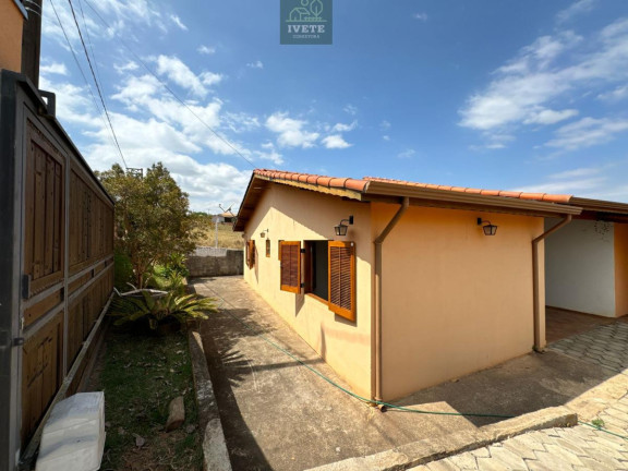 Imagem Casa com 3 Quartos à Venda, 380 m²