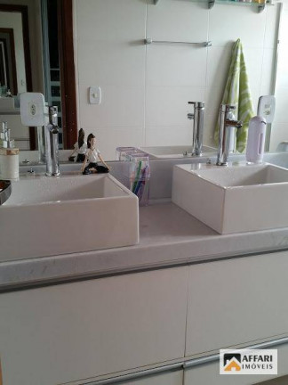 Imagem Casa com 4 Quartos à Venda, 230 m² em Chácara Letônia - Americana