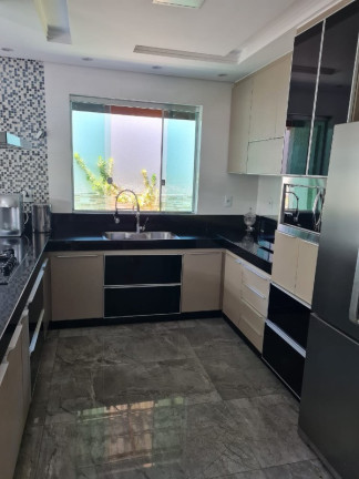 Imagem Casa com 4 Quartos à Venda, 300 m² em Santa Mônica - Belo Horizonte Imagem Casa com 4 Quartos à Venda, 300 m² em Santa Mônica - Belo Horizonte
