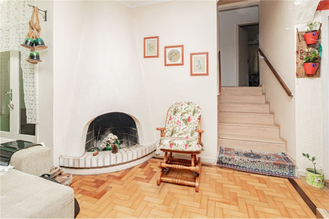 Imagem Casa com 3 Quartos à Venda,  em Chácara Das Pedras - Porto Alegre