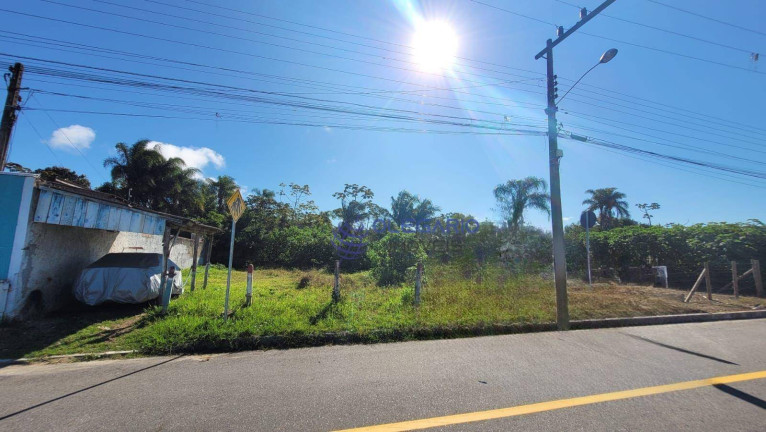 Terreno à Venda, 324 m² em Armação - Penha
