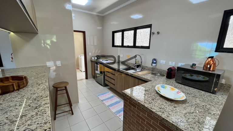 Imagem Sobrado com 3 Quartos à Venda, 600 m² em Toninhas - Ubatuba Imagem Sobrado com 3 Quartos à Venda, 600 m² em Toninhas - Ubatuba