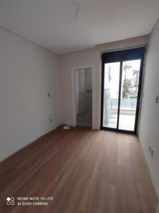 Imagem Imóvel com 3 Quartos à Venda, 184 m² em Saguaçu - Joinville