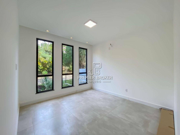 Imagem Casa com 3 Quartos à Venda, 145 m² em Albuquerque - Teresópolis