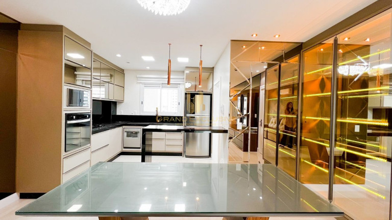 Imagem Apartamento com 3 Quartos à Venda, 128 m² em Centro - Balneário Camboriú