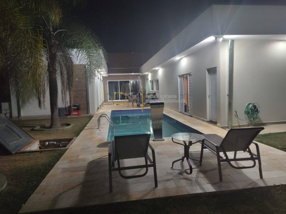 Imagem Casa com 3 Quartos à Venda, 1.300 m² em Residencial Parque Laguna I - Botucatu