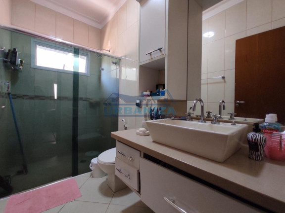 Imagem Casa com 3 Quartos à Venda, 242 m² em Bosque Da Saúde - Birigui