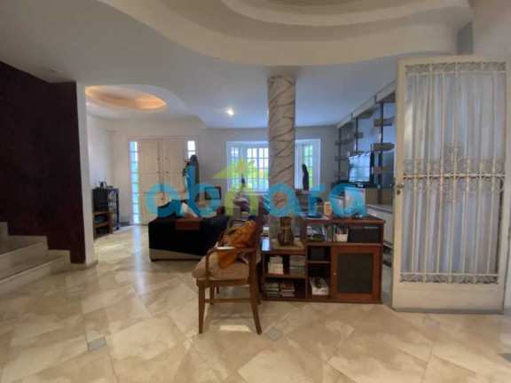 Imagem Imóvel com 3 Quartos à Venda, 190 m² em Copacabana - Rio De Janeiro Imagem Imóvel com 3 Quartos à Venda, 190 m² em Copacabana - Rio De Janeiro