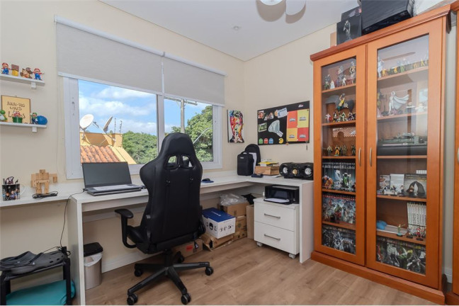 Imagem Casa com 3 Quartos à Venda,  em Medianeira - Porto Alegre