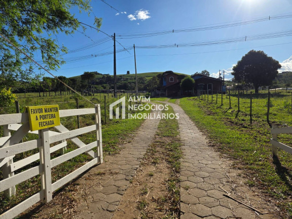 Imagem Chácara com 3 Quartos à Venda, 53.000 m² em Estrada Jardim - Itanhandu