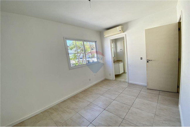 Imagem Casa de Condomínio com 4 Quartos à Venda, 158 m² em Recreio Dos Bandeirantes - Rio De Janeiro Imagem Casa de Condomínio com 4 Quartos à Venda, 158 m² em Recreio Dos Bandeirantes - Rio De Janeiro