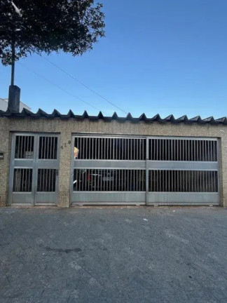 Casa com 4 Quartos à Venda, 200 m² em Chácara Santo Antônio (zona Leste) - São Paulo