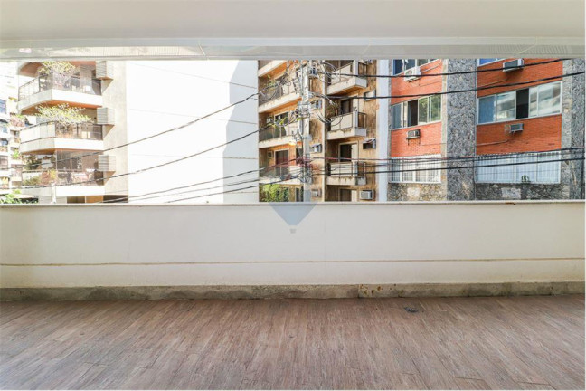 Imagem Apartamento com 4 Quartos à Venda, 165 m² em Lagoa - Rio De Janeiro Imagem Apartamento com 4 Quartos à Venda, 165 m² em Lagoa - Rio De Janeiro