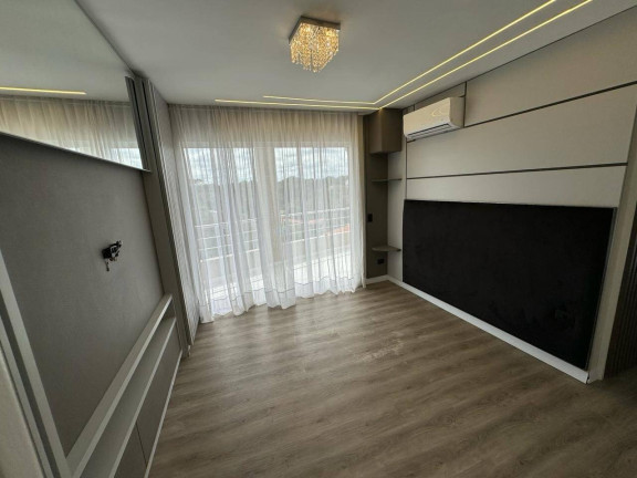 Imagem Casa com 3 Quartos à Venda, 363 m² em Santa Felicidade - Curitiba Imagem Casa com 3 Quartos à Venda, 363 m² em Santa Felicidade - Curitiba