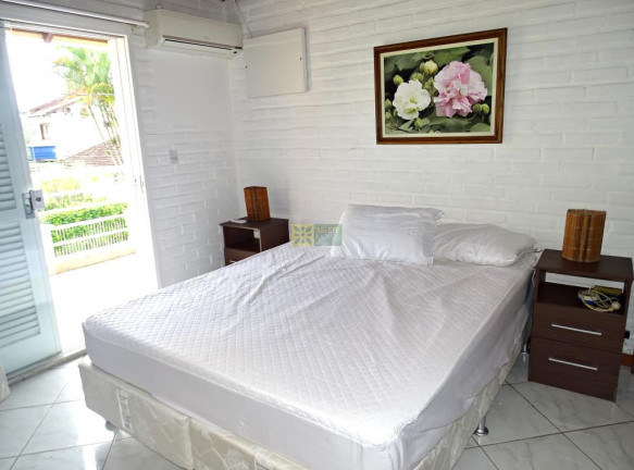 Imagem Casa com 4 Quartos à Venda, 215 m² em Centro - Porto Belo Imagem Casa com 4 Quartos à Venda, 215 m² em Centro - Porto Belo