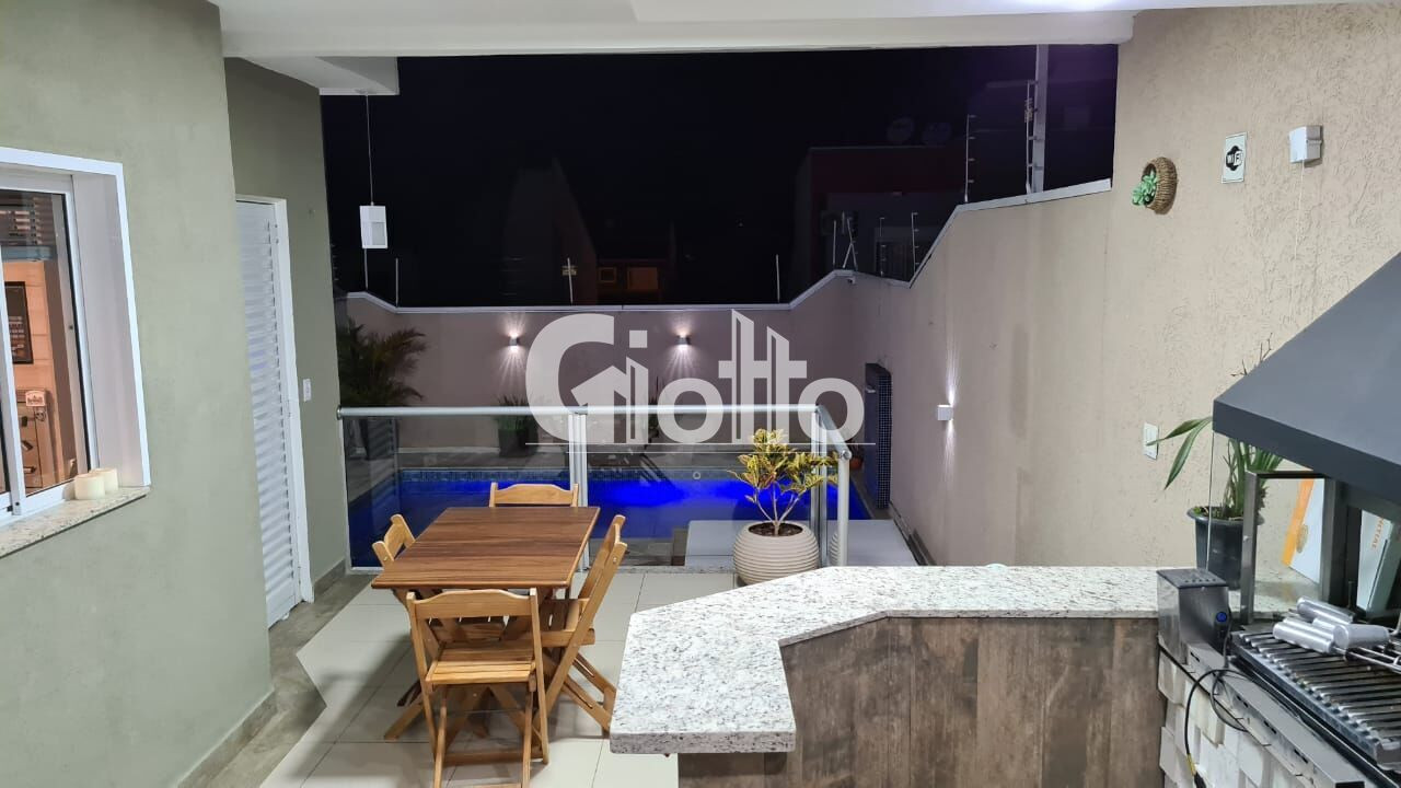 Imagem Sobrado com 3 Quartos à Venda, 193 m² em Vila Caputera - Mogi Das Cruzes