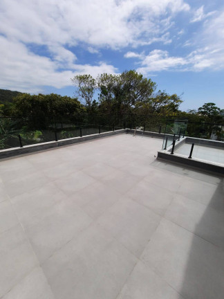 Imagem Casa com 3 Quartos à Venda, 258 m² em Taquaras - Balneário Camboriú Imagem Casa com 3 Quartos à Venda, 258 m² em Taquaras - Balneário Camboriú
