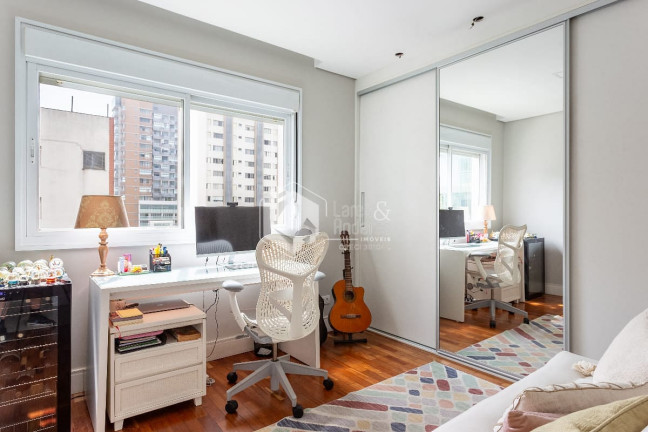 Imagem Apartamento com 2 Quartos à Venda, 114 m² em Moema - São Paulo