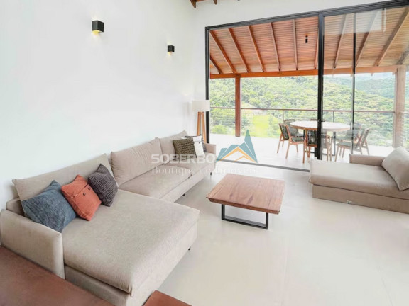 Imagem Casa com 4 Quartos à Venda, 750 m² em Vargem Grande - Teresópolis