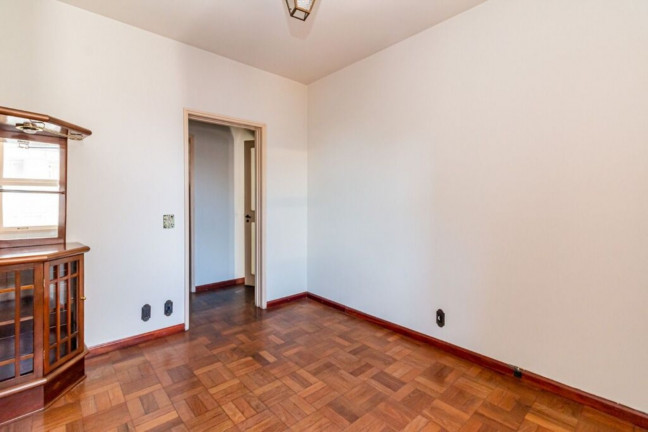 Imagem Imóvel com 3 Quartos à Venda, 139 m² em Centro Histórico - Porto Alegre Imagem Imóvel com 3 Quartos à Venda, 139 m² em Centro Histórico - Porto Alegre