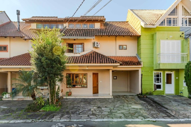 Imagem Casa com 4 Quartos à Venda, 202 m² em Ipanema - Porto Alegre
