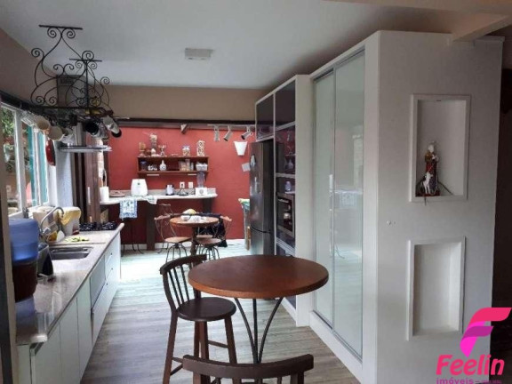 Imagem Casa com 5 Quartos à Venda, 293 m² em Campeche - Florianópolis Imagem Casa com 5 Quartos à Venda, 293 m² em Campeche - Florianópolis