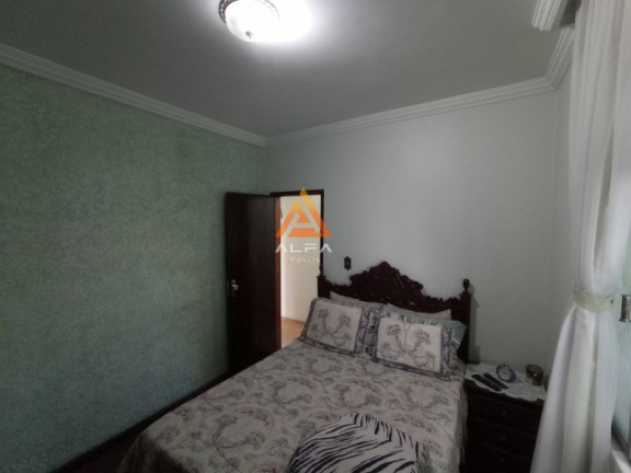 Imagem Casa com 4 Quartos à Venda, 500 m²