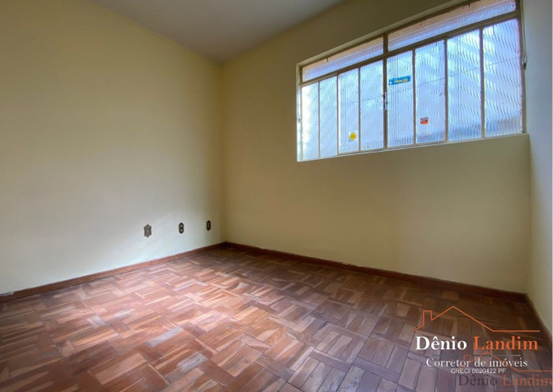 Imagem Casa com 3 Quartos à Venda, 250 m² em São José - Montes Claros
