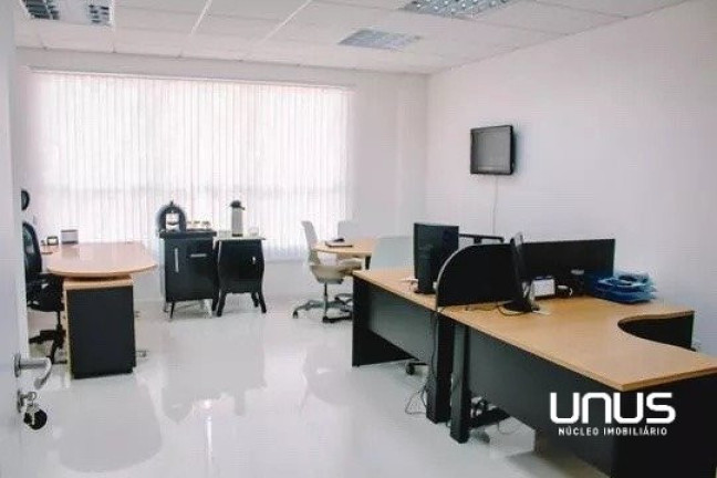 Imagem Sala Comercial à Venda, 585 m² em Barreiros - São José Imagem Sala Comercial à Venda, 585 m² em Barreiros - São José