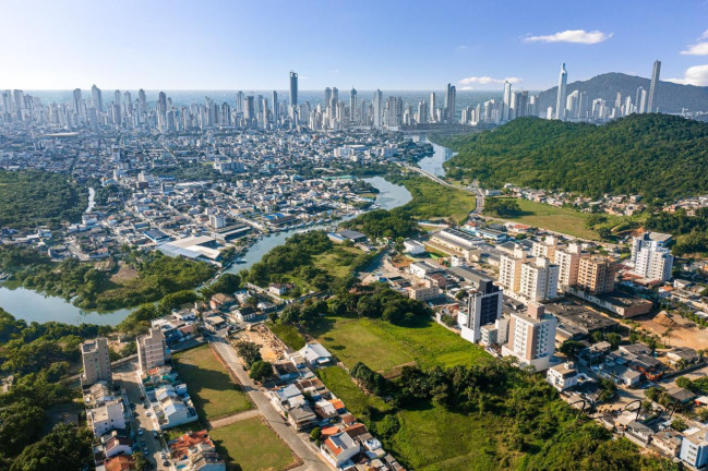 Apartamento com 2 Quartos à Venda, 70 m² em São Francisco De Assis - Camboriú